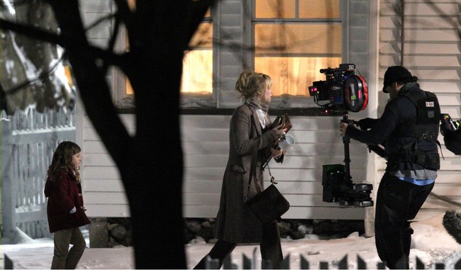First Look: Jennifer Lawrence On The Set Of 'Joy'
