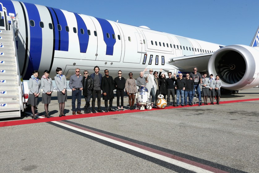 El reparto completo de “Star Wars. El despertar de la fuerza” partía de Hollywood hace unas horas.